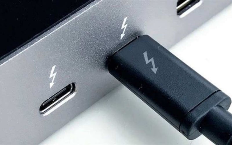 Cổng Thunderbolt có biểu tượng tia sét
