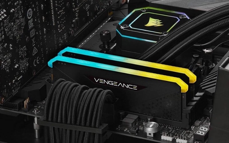 Mỗi thế hệ DDR có thiết kế rãnh khóa ở vị trí khác nhau trên chân cắm