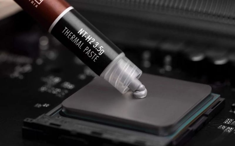 Thực hiện vệ sinh laptop và tra keo tản nhiệt mới định kỳ