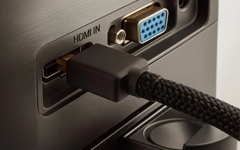 Hãy chắc chắn rằng màn hình và card đồ họa của bạn đều hỗ trợ các cổng kết nối hiện đại