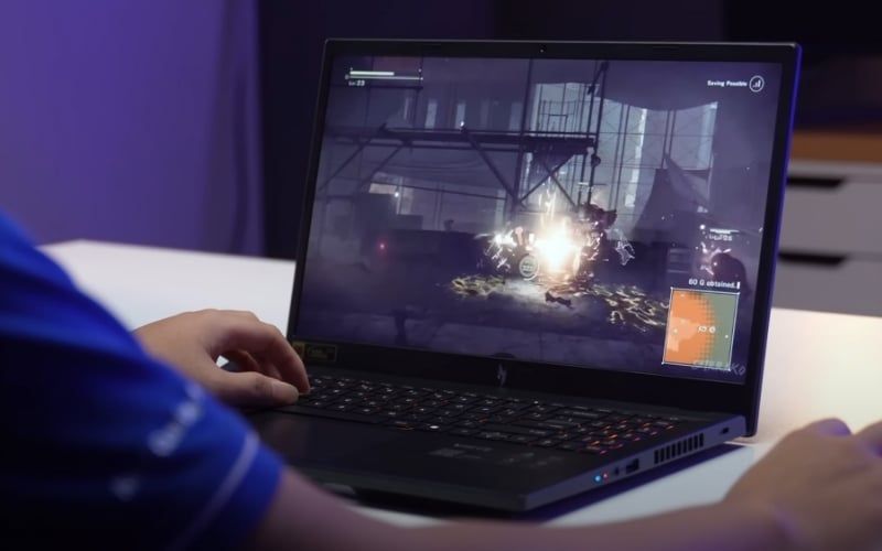 Tần số quét 180Hz giúp chuyển động mượt, giảm xé hình và tăng phản xạ trong game