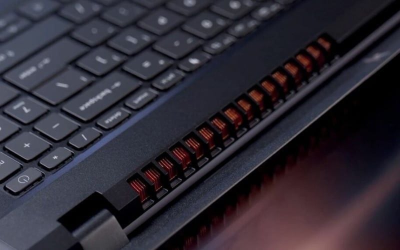 Tản nhiệt quạt kép giữ máy mát, duy trì hiệu năng ổn định khi tải nặng