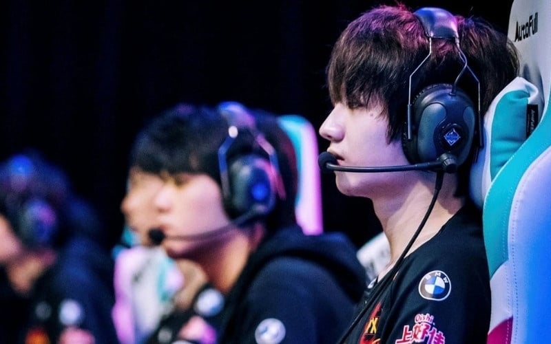 Các tuyển thủ luôn phải đối mặt với áp lực chiến thắng từ ban quản lý đội tuyển, nhà tài trợ