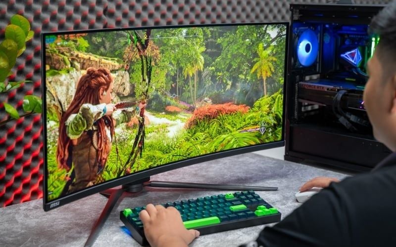 Màn hình kích thước lớn mang đến trải nghiệm nhập vai chân thực&nbsp;cho game thủ