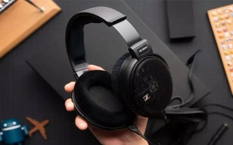 Streamer và&nbsp;người làm việc tại nhà nên ưu tiên các dòng tai nghe&nbsp;Open-back