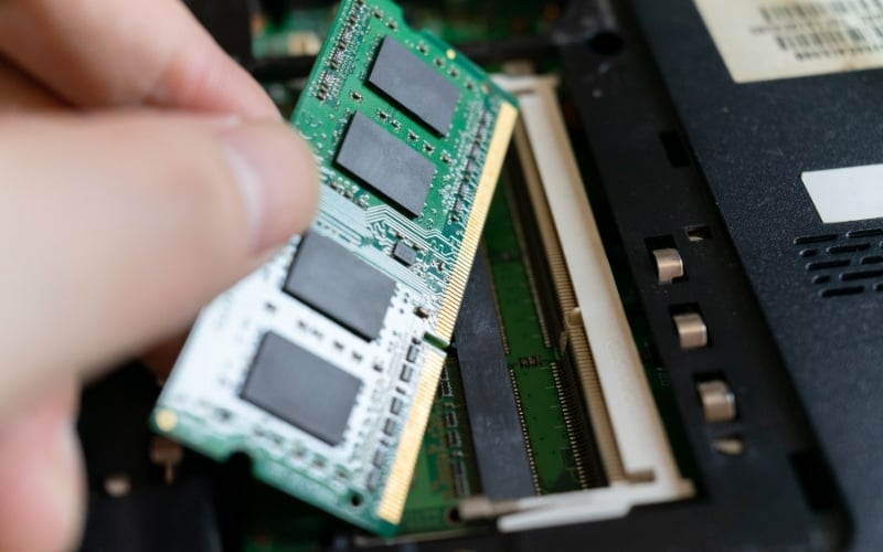 Chọn những mẫu laptop cho phép nâng cấp RAM và SSD