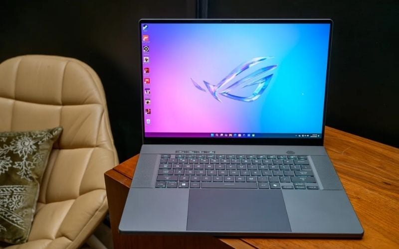 Sinh viên Digital Marketing cần laptop mạnh, đa nhiệm mượt, hỗ trợ sáng tạo, gọn nhẹ, pin bền và xử lý dữ liệu tốt