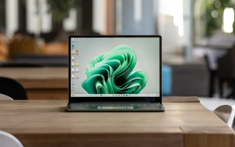 Mua laptop tại GEARVN để nhận tư vấn chuyên sâu, sản phẩm chính hãng, bảo hành uy tín và nhiều ưu đãi