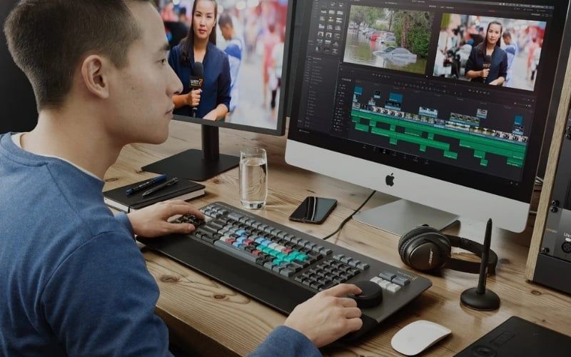 Giữ khoảng cách ngồi phù hợp sao cho không cần quay cổ trong tư thế ngồi thẳng