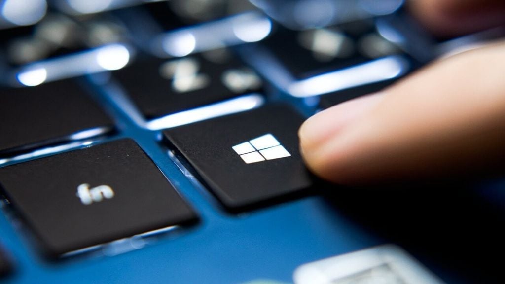 Cách xử lý khi máy tính ngủ xong không lên màn hình - GEARVN