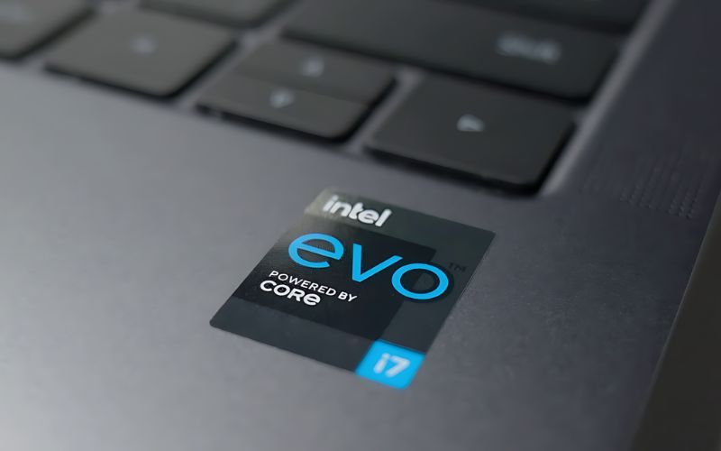 Laptop Intel Evo sẽ có một tem chứng nhận trên bề mặt máy