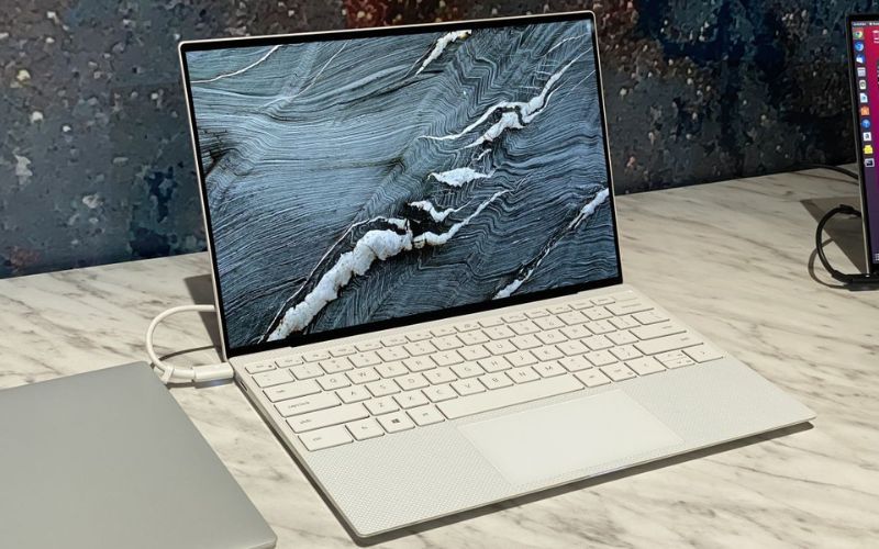 Intel Evo được thiết kế cho các dòng ultrabook mỏng nhẹ, sử dụng card đồ họa tích hợp