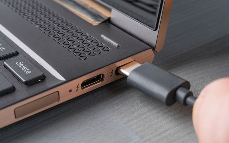 Laptop đạt chuẩn Intel Evo phải trang bị cổng Thunderbolt 4