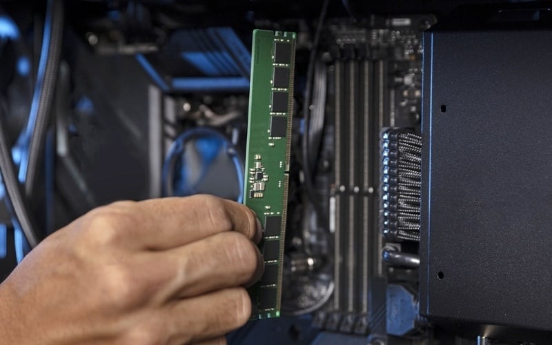 Tuyệt đối không lắp ngược chiều RAM