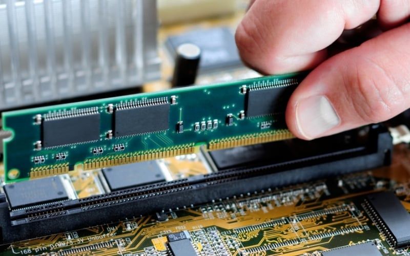 Test chéo RAM giữa các khe giúp xác định lỗi do RAM hay khe cắm
