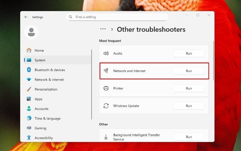 Chọn&nbsp;Run tại mục&nbsp;Network and Internet