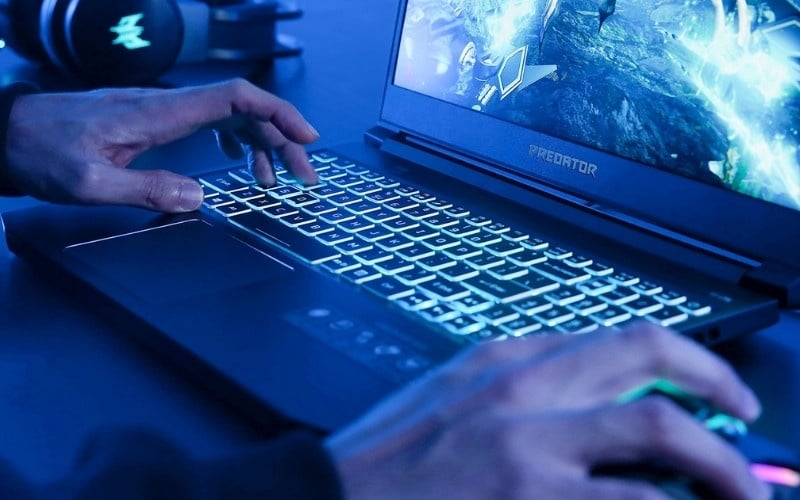 Xem xét hệ điều hành và các phần mềm đặc thù khi chọn dung lượng laptop