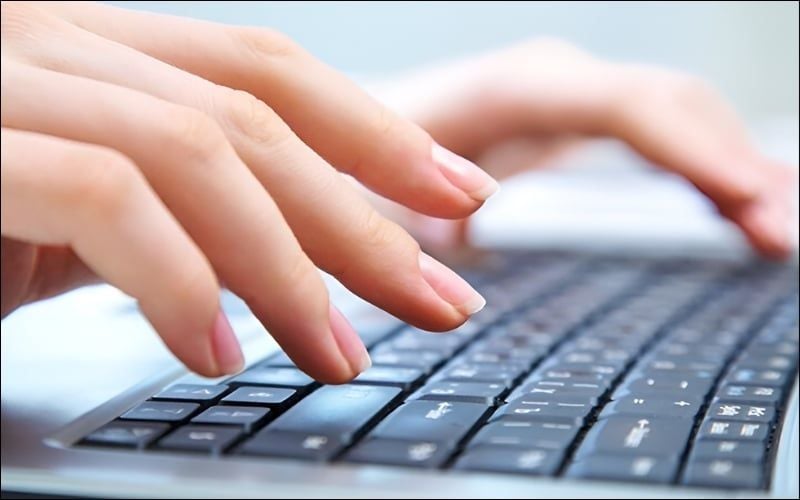 Lỗi liệt bàn phím trên laptop Dell khiến nhiều phím không phản hồi sử dụng