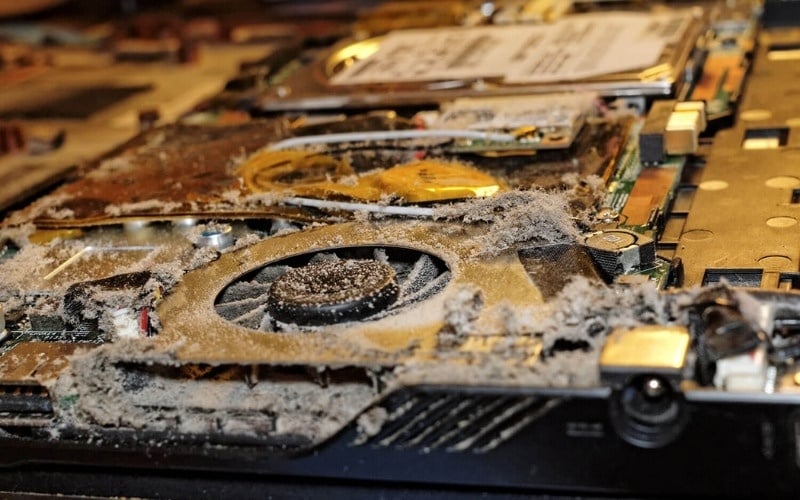 Nguyên nhân phổ biến khiến laptop nóng sập nguồn