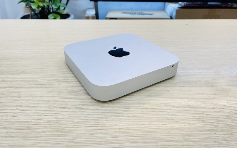 Mac Mini 2010 - 2012 hỗ trợ nâng cấp bằng cách xoay nắp đáy máy