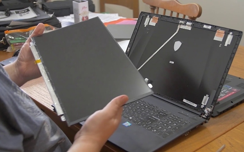Thời điểm cần thay màn hình laptop mới