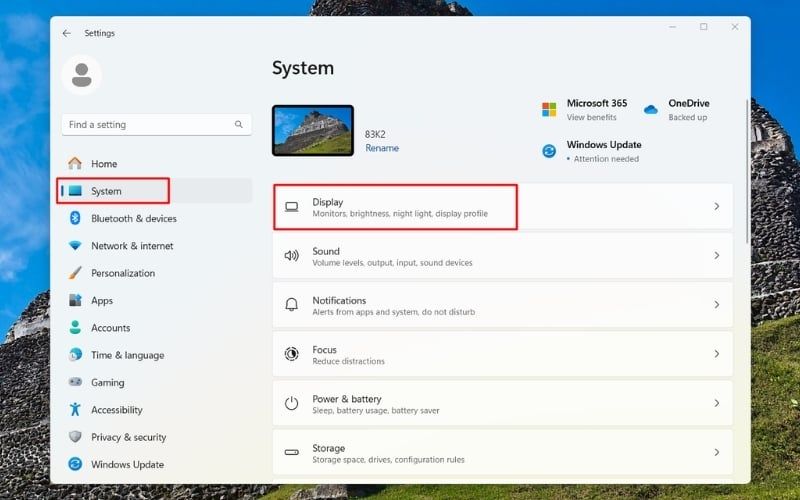 Tại mục System, chọn Display