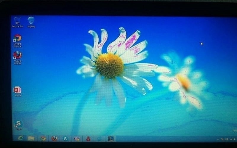 Màn hình hiển thị mờ và tối hơn hẳn, dù bạn đã điều chỉnh độ sáng