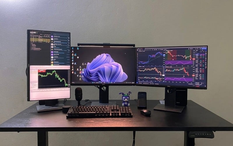 Ưu tiên màn hình có các cổng kết nối phổ biến như USB-C, Thunderbolt,...