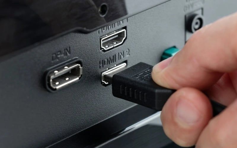 Cổng kết nối của một màn hình máy tính