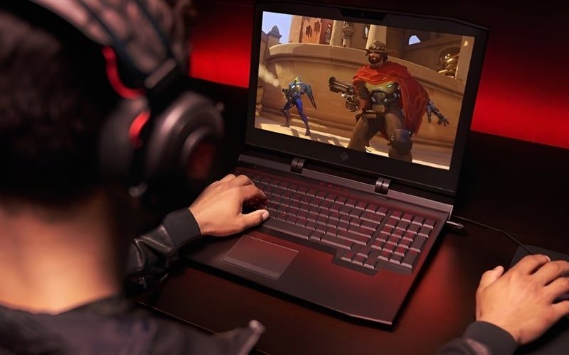 Hãy thử giảm cài đặt đồ họa trong game nếu laptop bị đơ