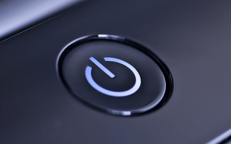 Chỉ tắt máy bằng nút nguồn khi tất cả các phương pháp khác đều không hiệu quả