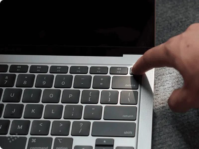 Thực hiện Hard Reset (Xả điện dư tích)