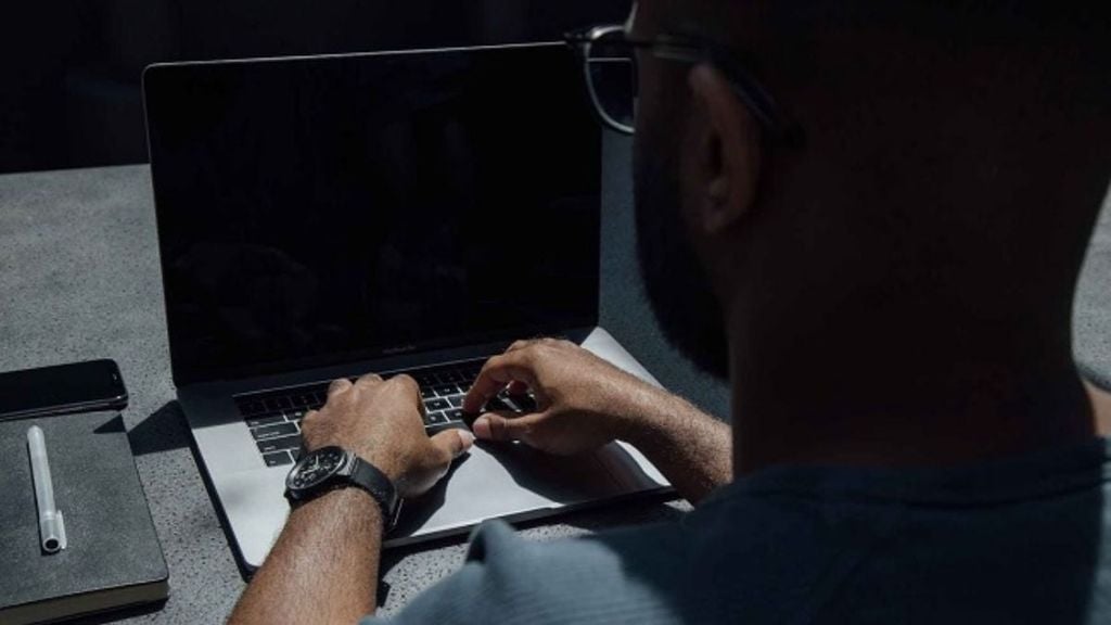 laptop ko lên màn hình