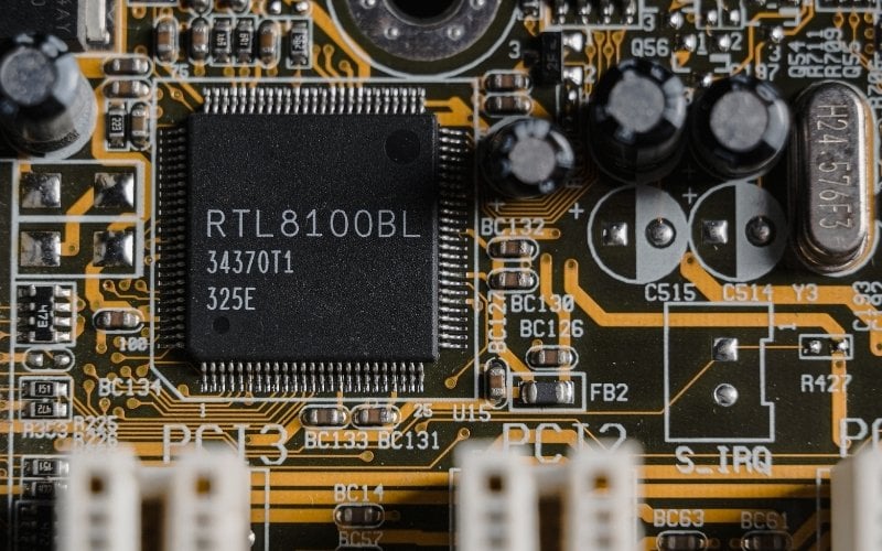 Nhân CPU (CPU Core) là một bộ xử lý vật lý độc lập nằm bên trong con chip CPU tổng