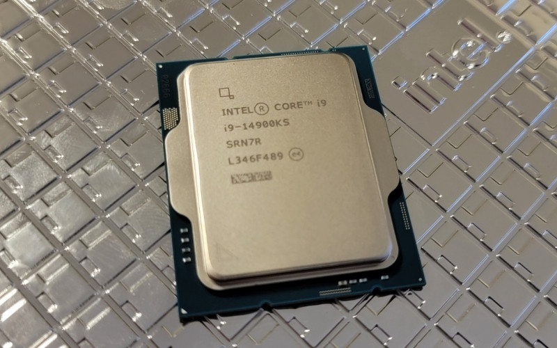 Đối với các chuyên gia dựng phim nên chọn các CPU đầu bảng như Intel Core i9 hoặc AMD Ryzen 9 series