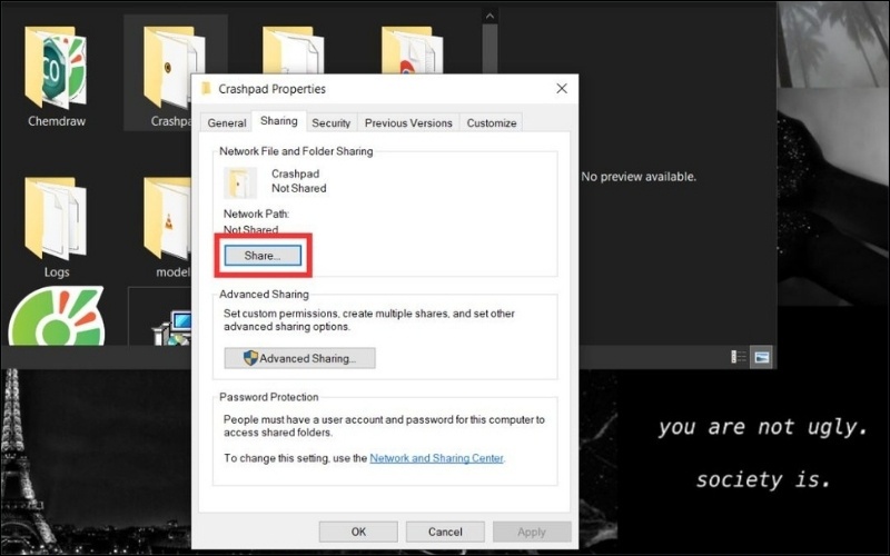 Chọn thư mục bạn muốn chia sẻ và chọn tab Sharing > Share...