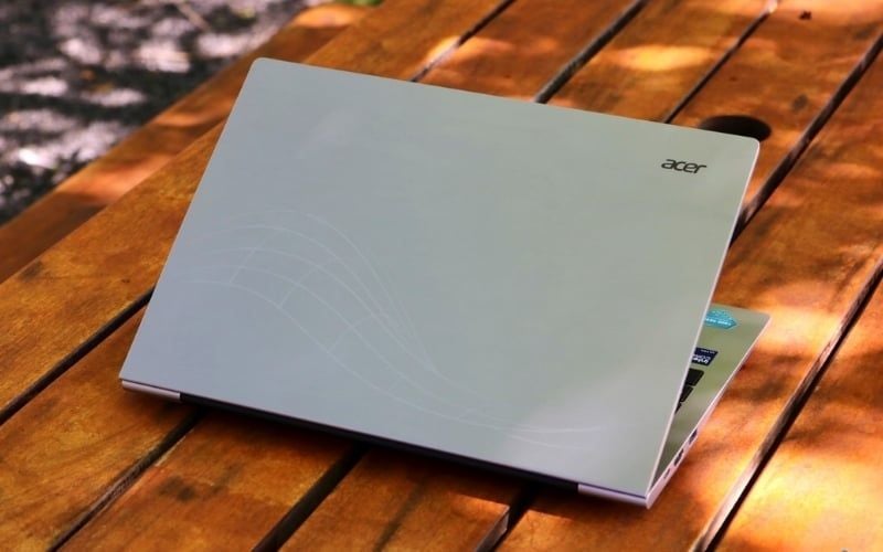 Pin laptop dùng tốt trong khoảng&nbsp;6 – 8 giờ, hỗ trợ sạc nhanh,&nbsp;tính di động cao