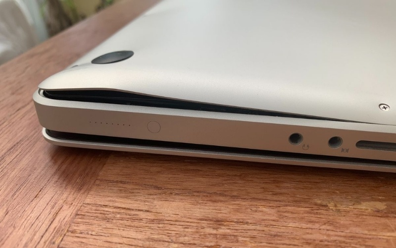 Dấu hiệu trên laptop gaming và laptop mỏng nhẹ