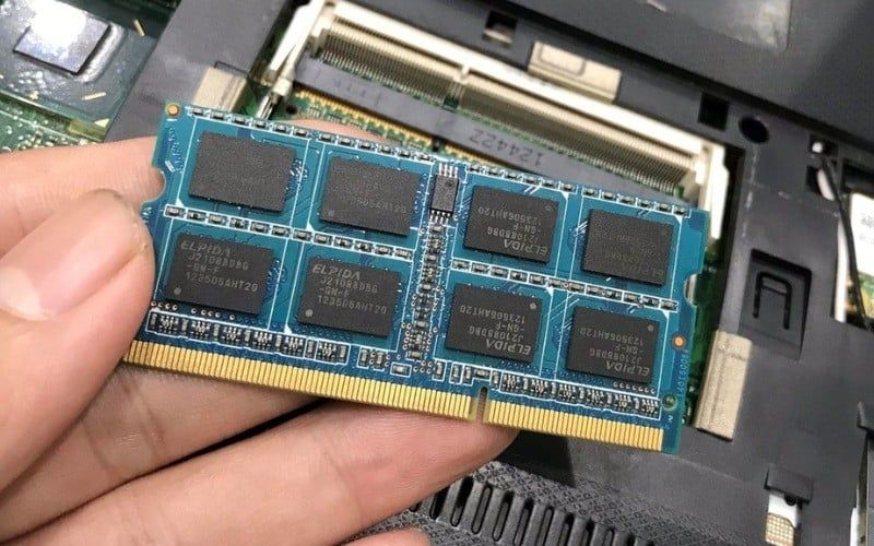 RAM là bộ nhớ tạm thời của laptop