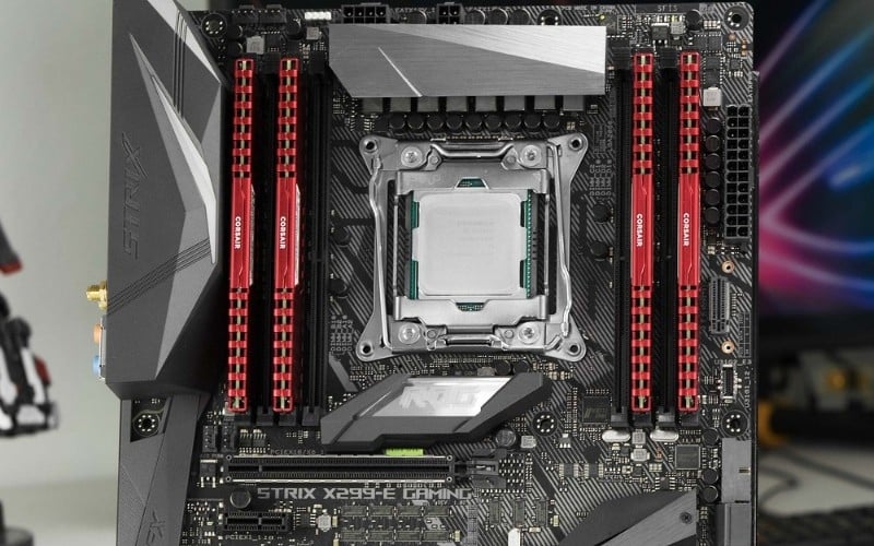 RAM Quad Channel giúp CPU&nbsp;giao tiếp với bốn thanh RAM thông qua bốn đường truyền