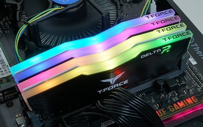 RAM&nbsp;TeamGroup có thiết kế RGB đẹp mắt, hỗ trợ đồng bộ ánh sáng với nhiều mainboard
