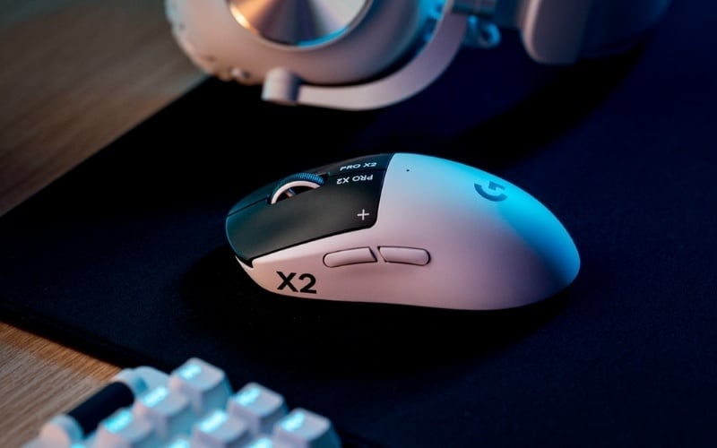 Lớp phủ mang lại cảm giác nhám mịn và bám tay rất tốt