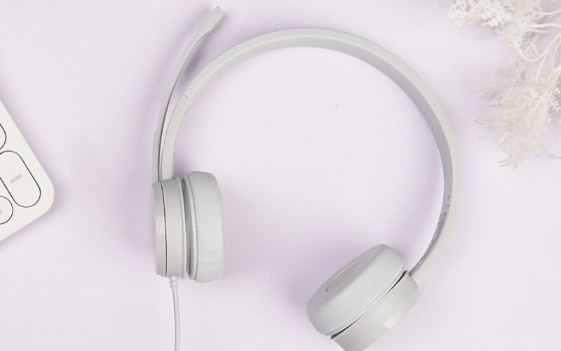 Đối với Audiophile hoặc nhu cầu cơ bản, bạn nên chọn các mẫu tai nghe Stereo 2.0