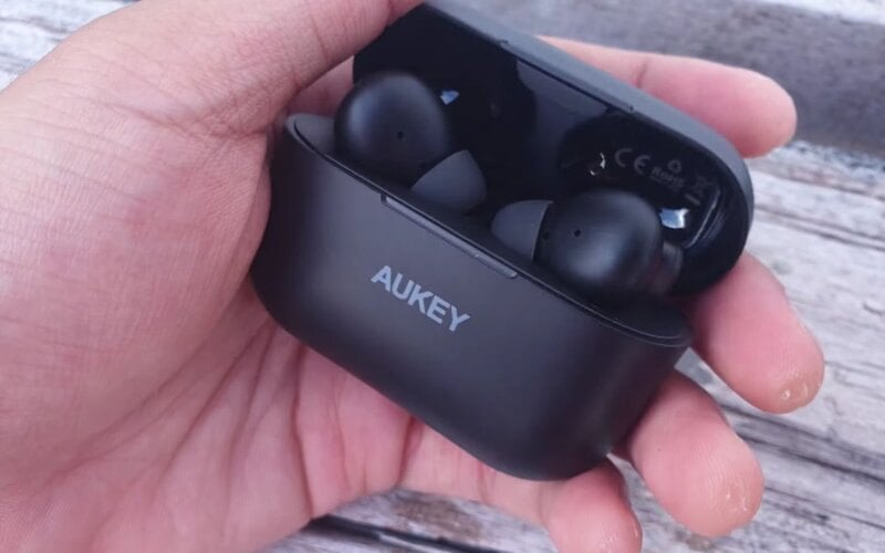 Tai nghe Aukey đều sở hữu kiểu dáng tối giản với các tông màu trung tính