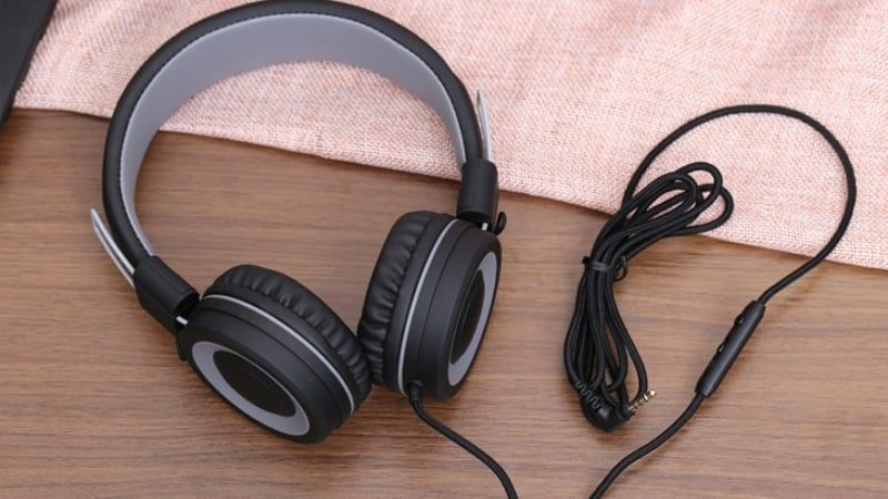 Âm thanh chi tiết, độ trễ thấp là những ưu điểm nổi bật của tai nghe có dây