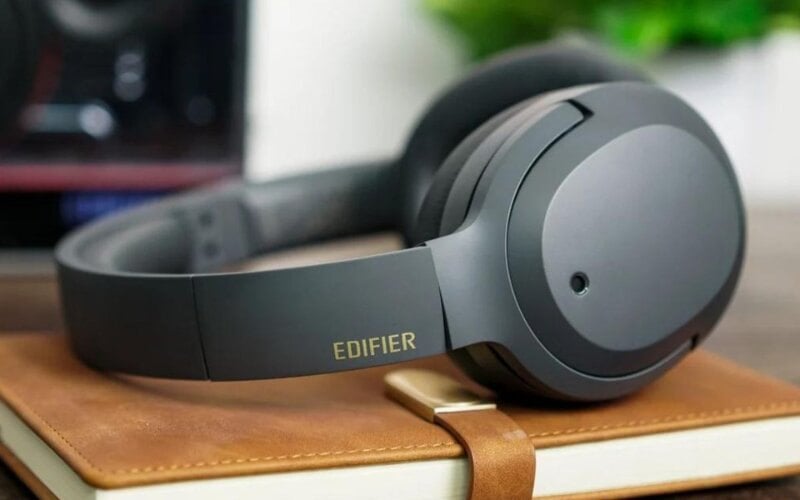 Bảo quản tai nghe ở nơi khô ráo, tránh môi trường ẩm ướt hoặc nhiệt độ quá cao