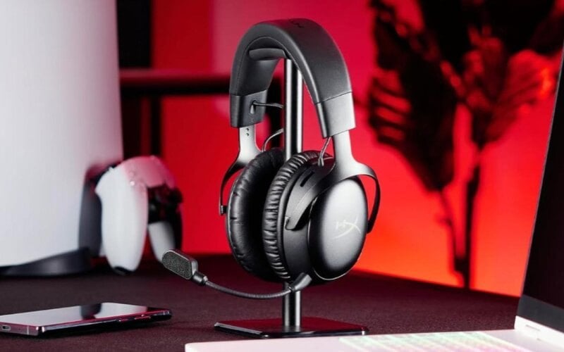Sử dụng giá đỡ (Headphone stand) để treo tai nghe khi không sử dụng