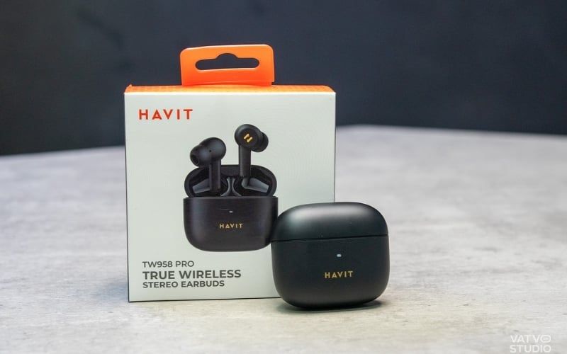 Tai nghe Havit sở hữu thời lượng pin lên đến 20 giờ khi kết hợp với hộp sạc