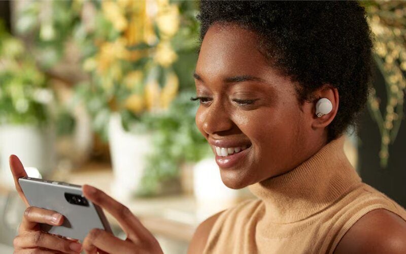 Tai nghe True Wireless hoạt động dựa trên cơ chế nhận và phát tín hiệu qua sóng vô tuyến