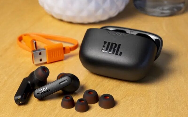 Thay đổi kích cỡ mút cao su (ear-tips) cho vừa vặn với ống tai